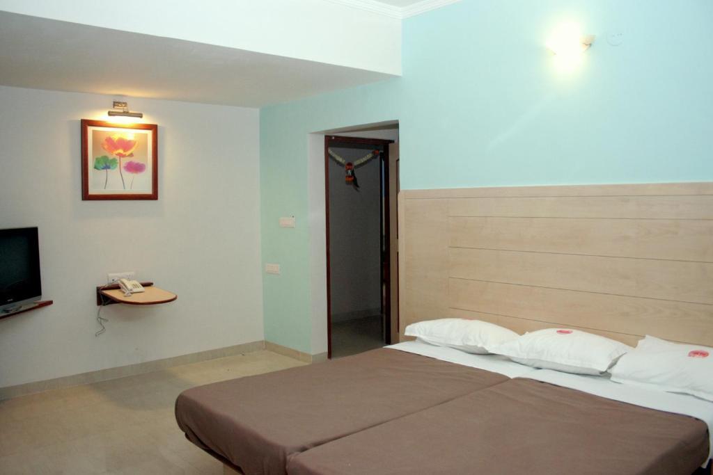 Hotel Raviraj Pune Exterior photo