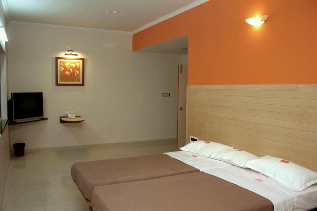 Hotel Raviraj Pune Exterior photo