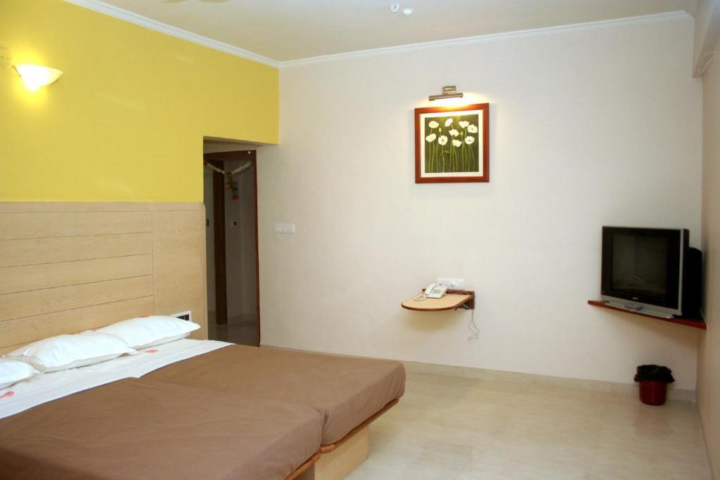 Hotel Raviraj Pune Exterior photo
