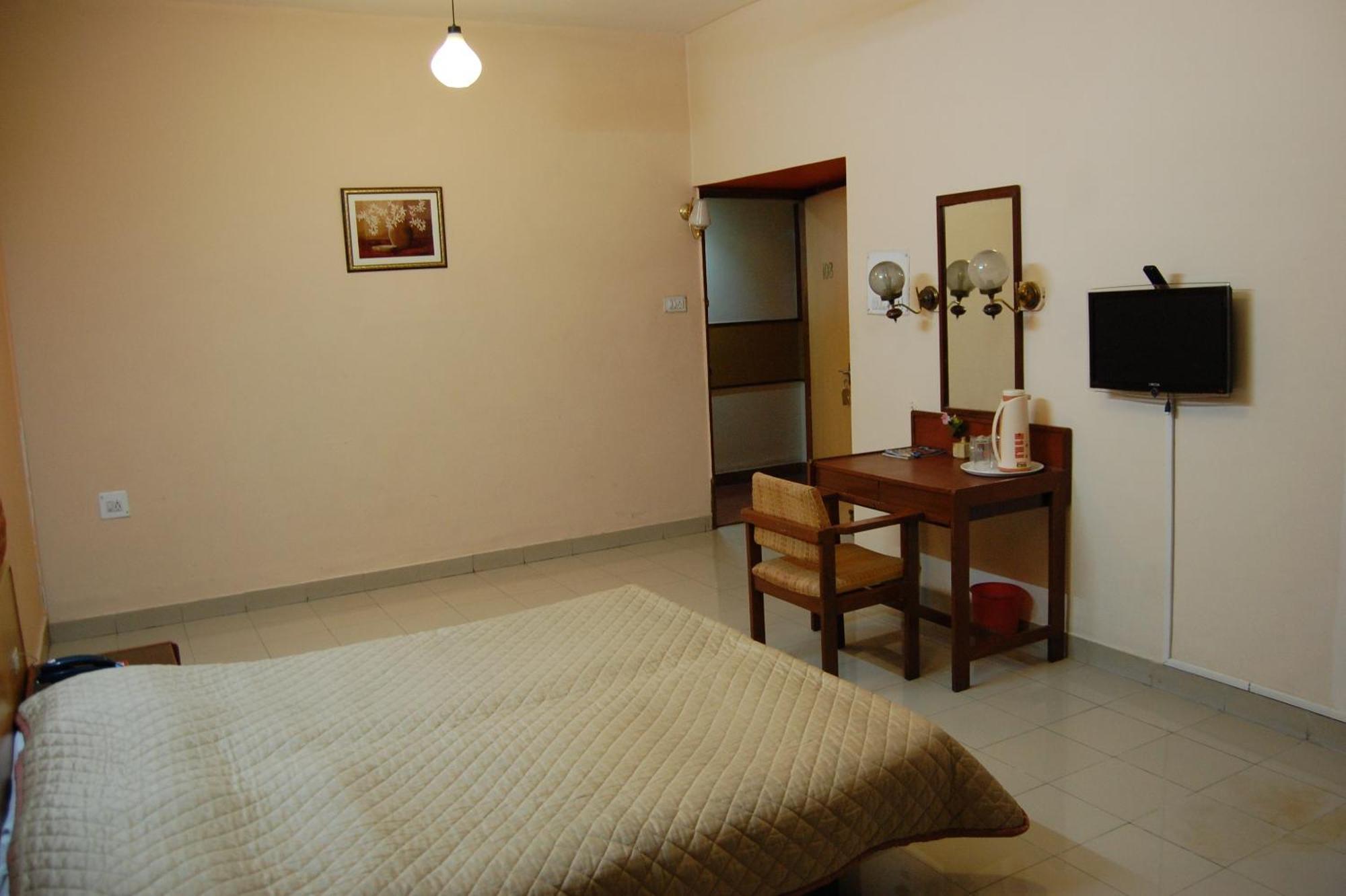 Hotel Raviraj Pune Exterior photo