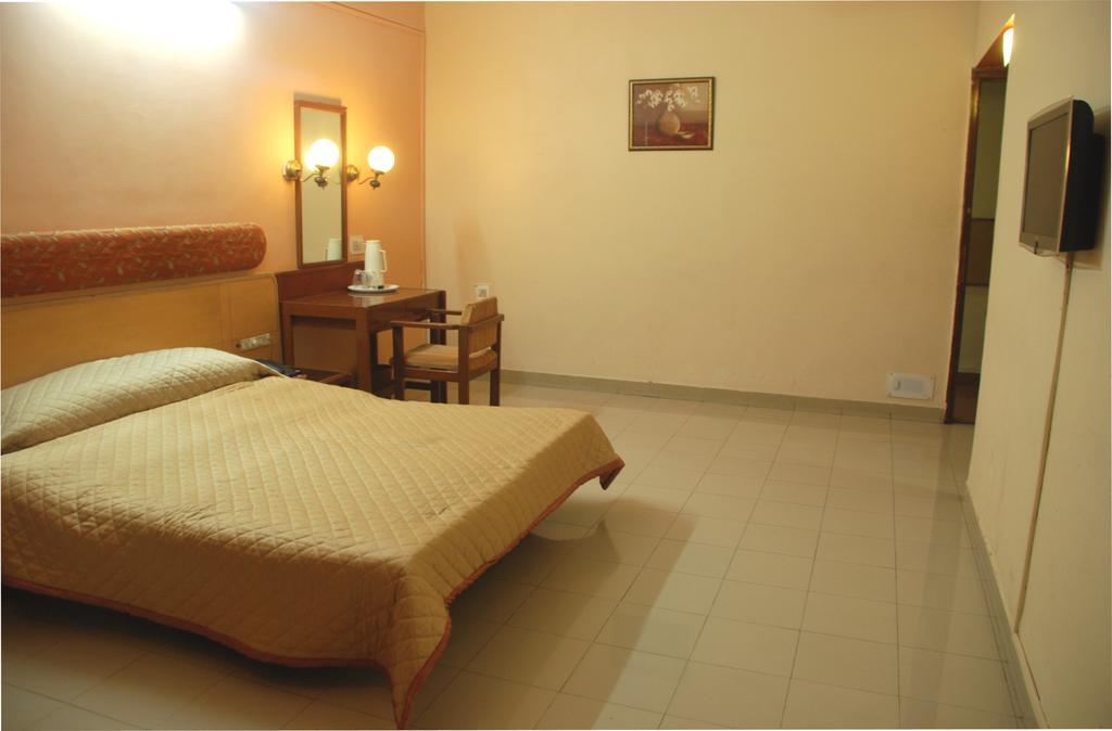 Hotel Raviraj Pune Exterior photo