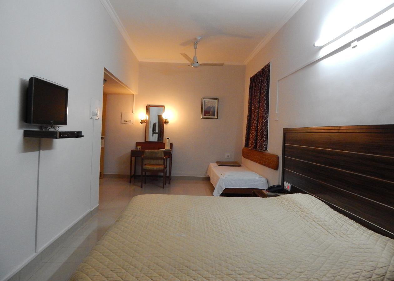 Hotel Raviraj Pune Exterior photo