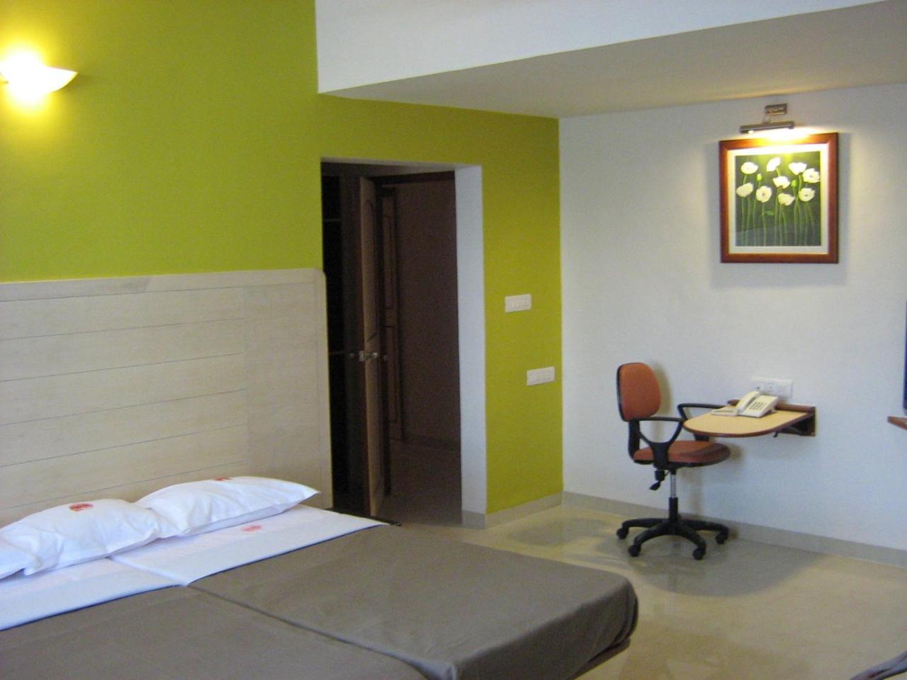 Hotel Raviraj Pune Exterior photo