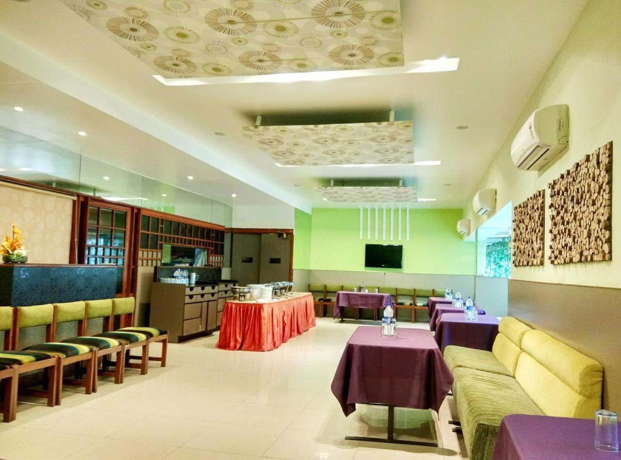 Hotel Raviraj Pune Exterior photo