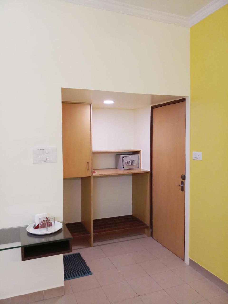 Hotel Raviraj Pune Exterior photo