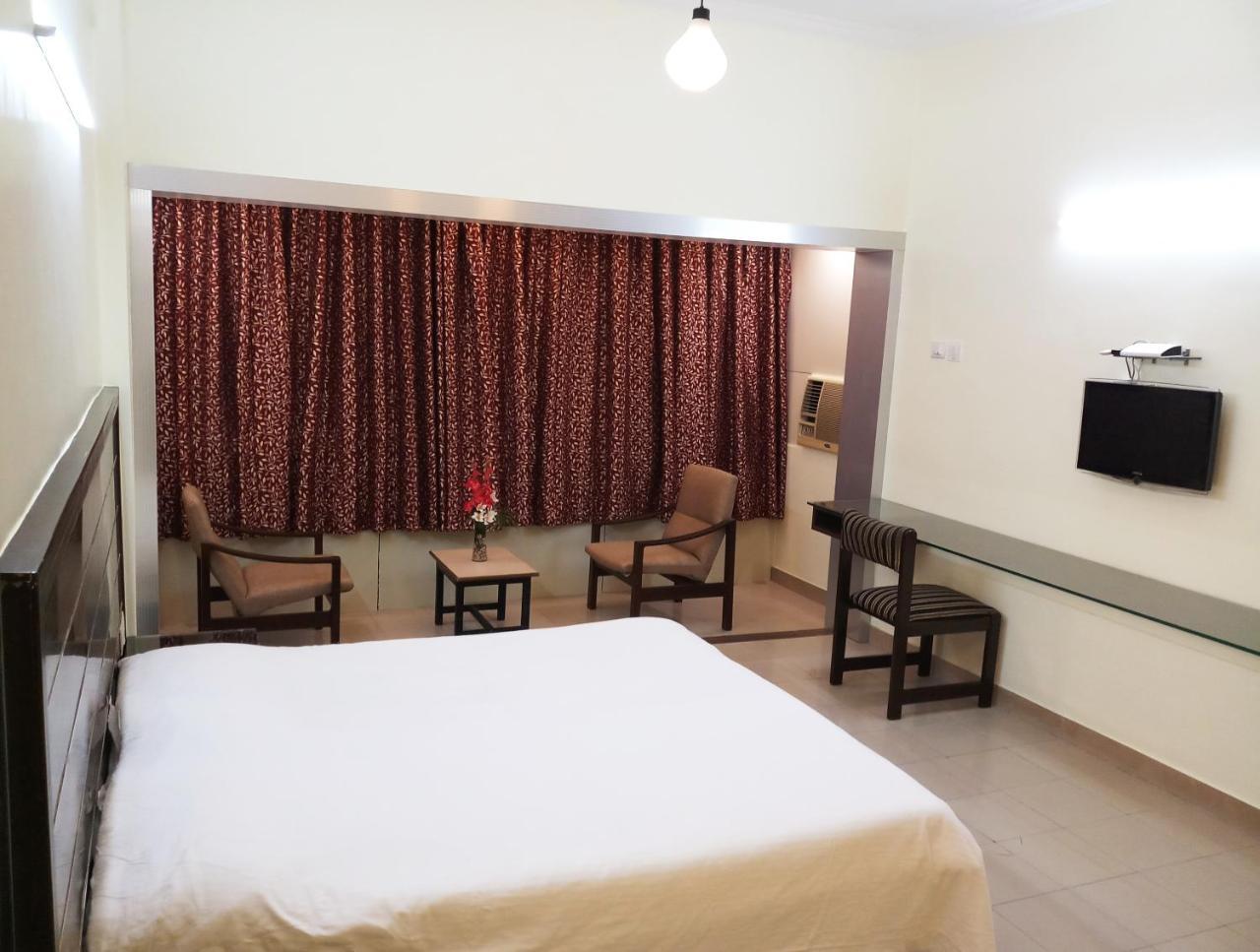 Hotel Raviraj Pune Exterior photo